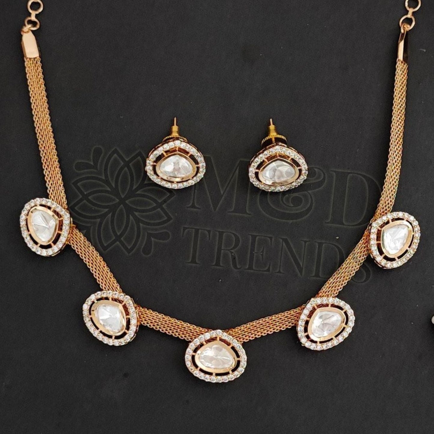 Kundan Jewelry High Gold Polish Fancy Designer Necklace Set